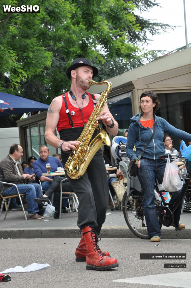 27/56 photos du spectacle La fanfare à la Gueule du ch'val